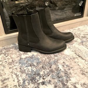 Brand new Clark’s boots